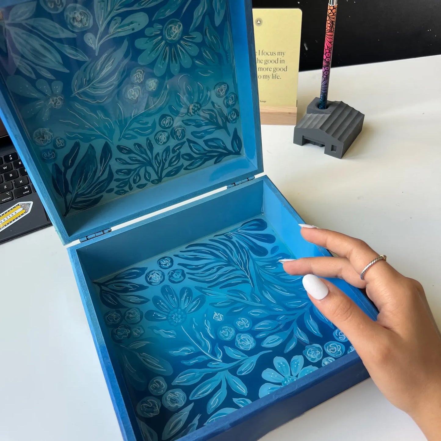 Orca floral box