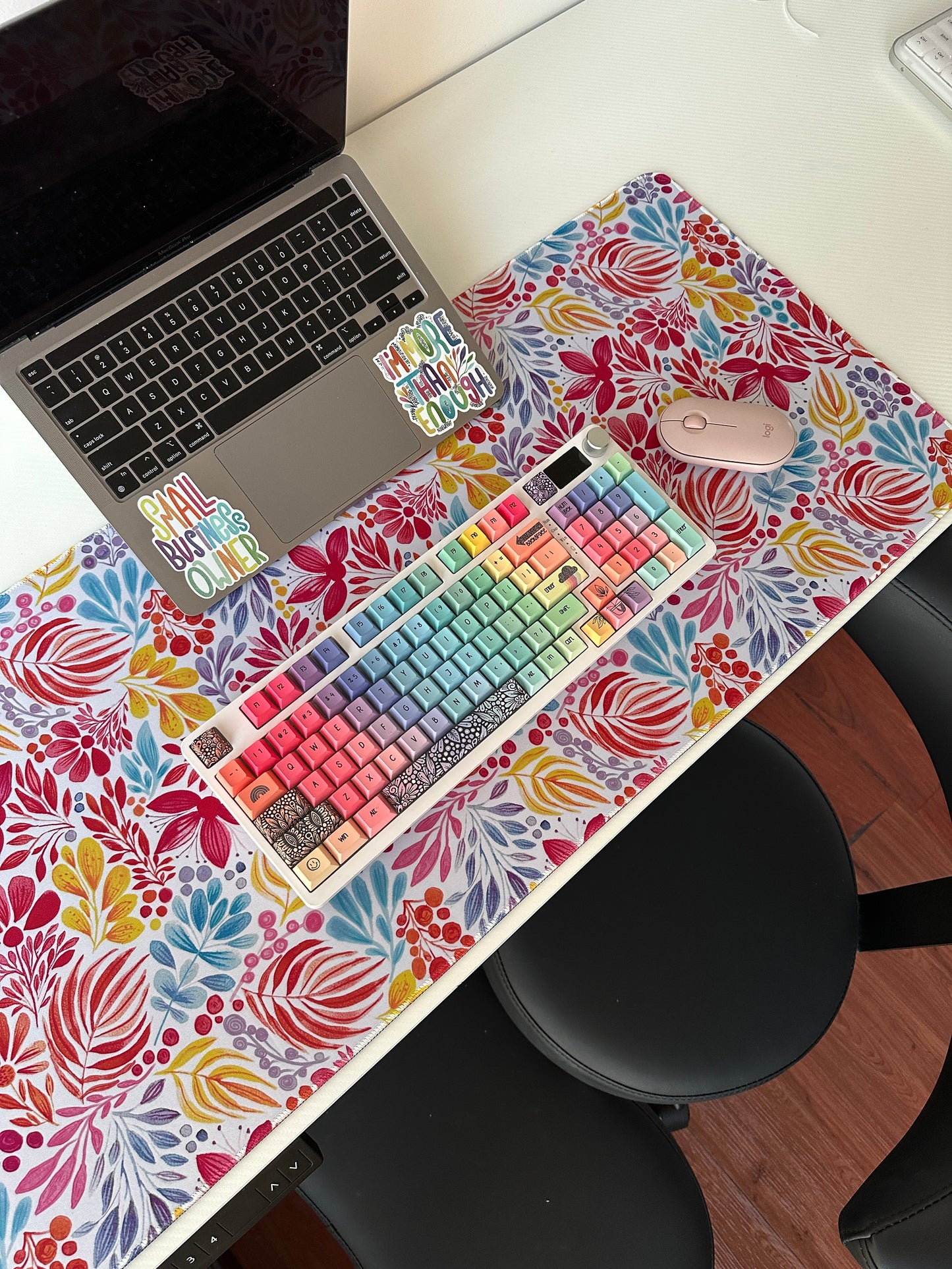 Watercolor floral bouquet desk pad