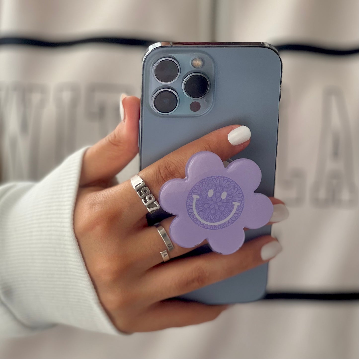 Flower smiley mandala phone grip