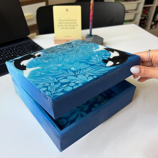 Orca floral box