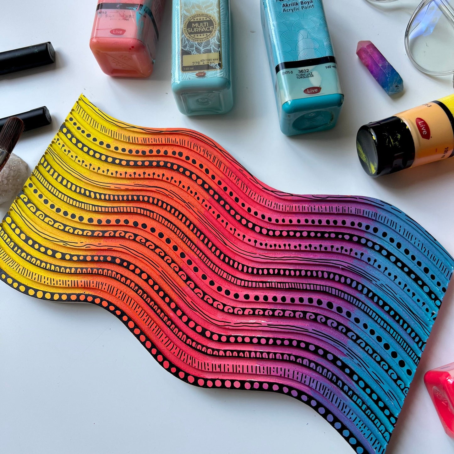 Zentangle Wavy rainbow wooden piece